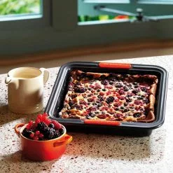 Le Creuset - Backform Quadratisch 23 Cm -ISOLIERPLATTEN 14864 BAeCKFORM QUAeDRAeTISCH 23 CM 3