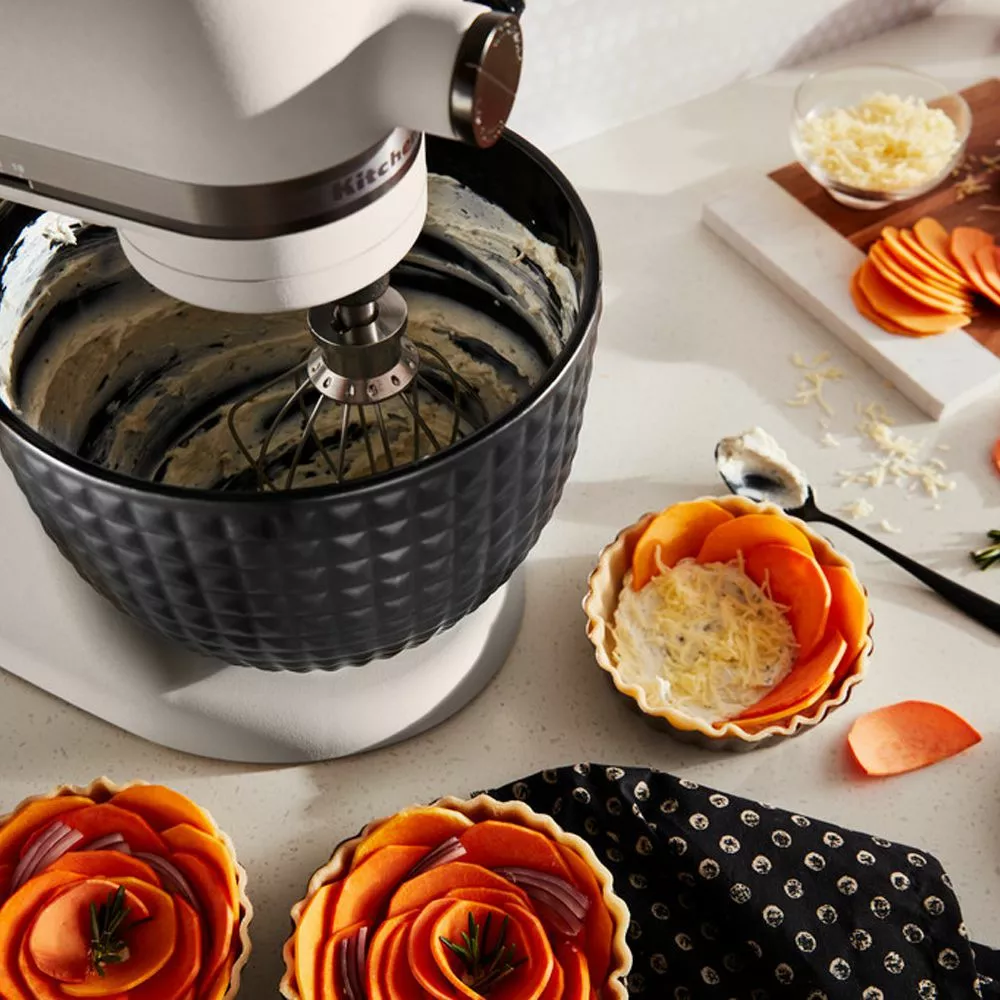 Titelseite -ISOLIERPLATTEN 46307 Kuechenmaschine Limited Edition Light and Shadow 7